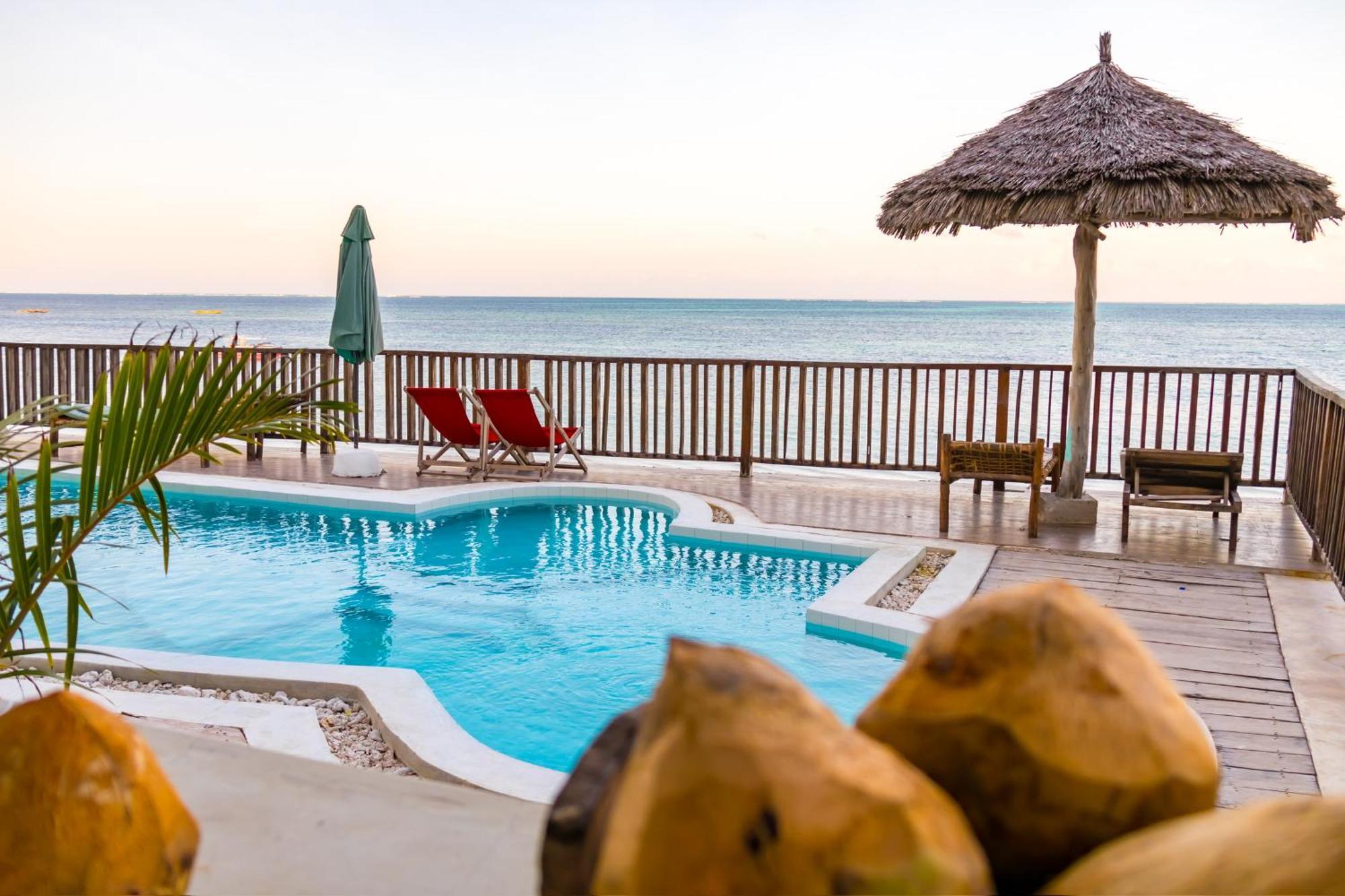 Hotel Pili Pili Sunrise Beach à Jambiani  Extérieur photo